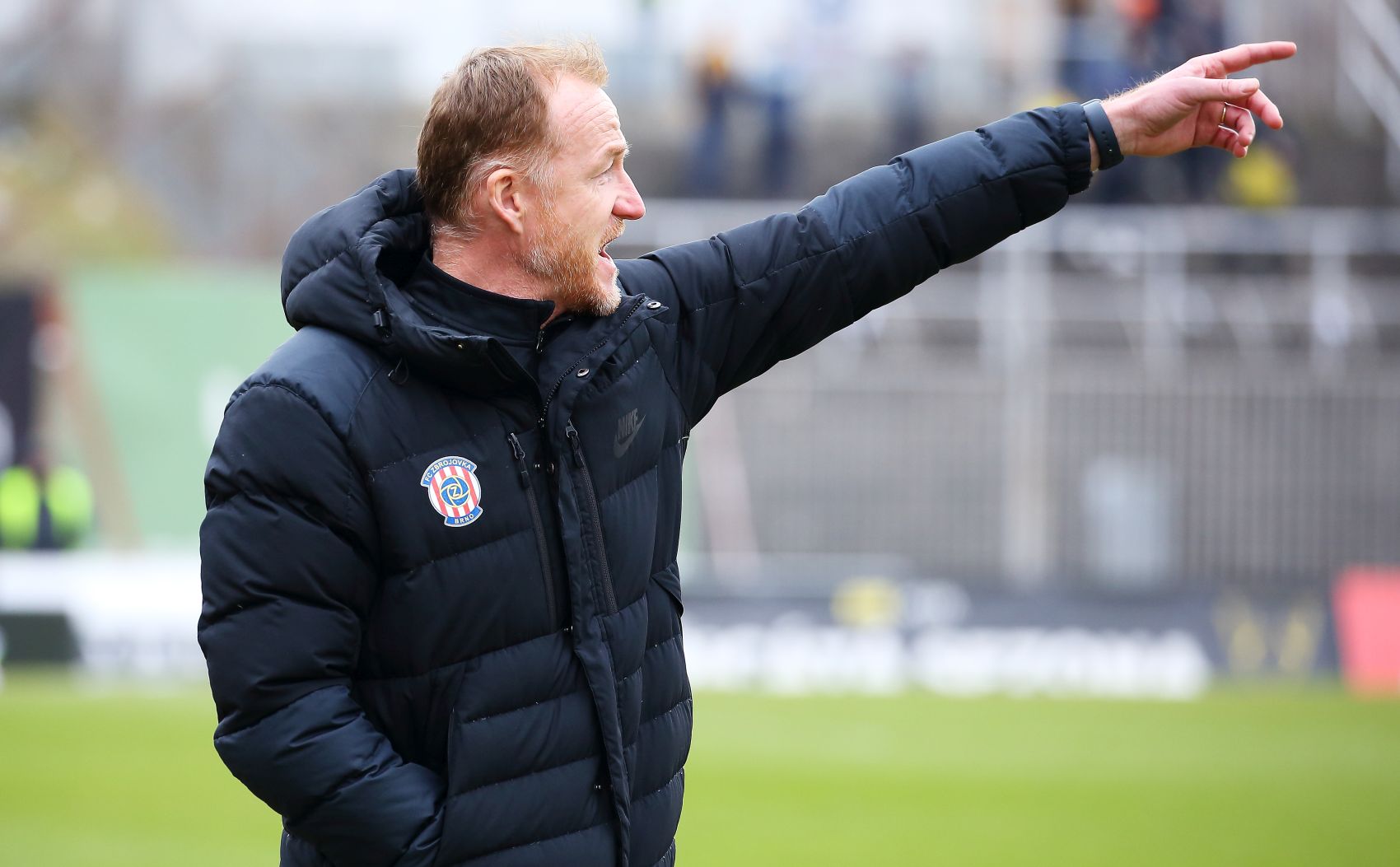 Tren�r Dost�lek po utk�n� na Spart�