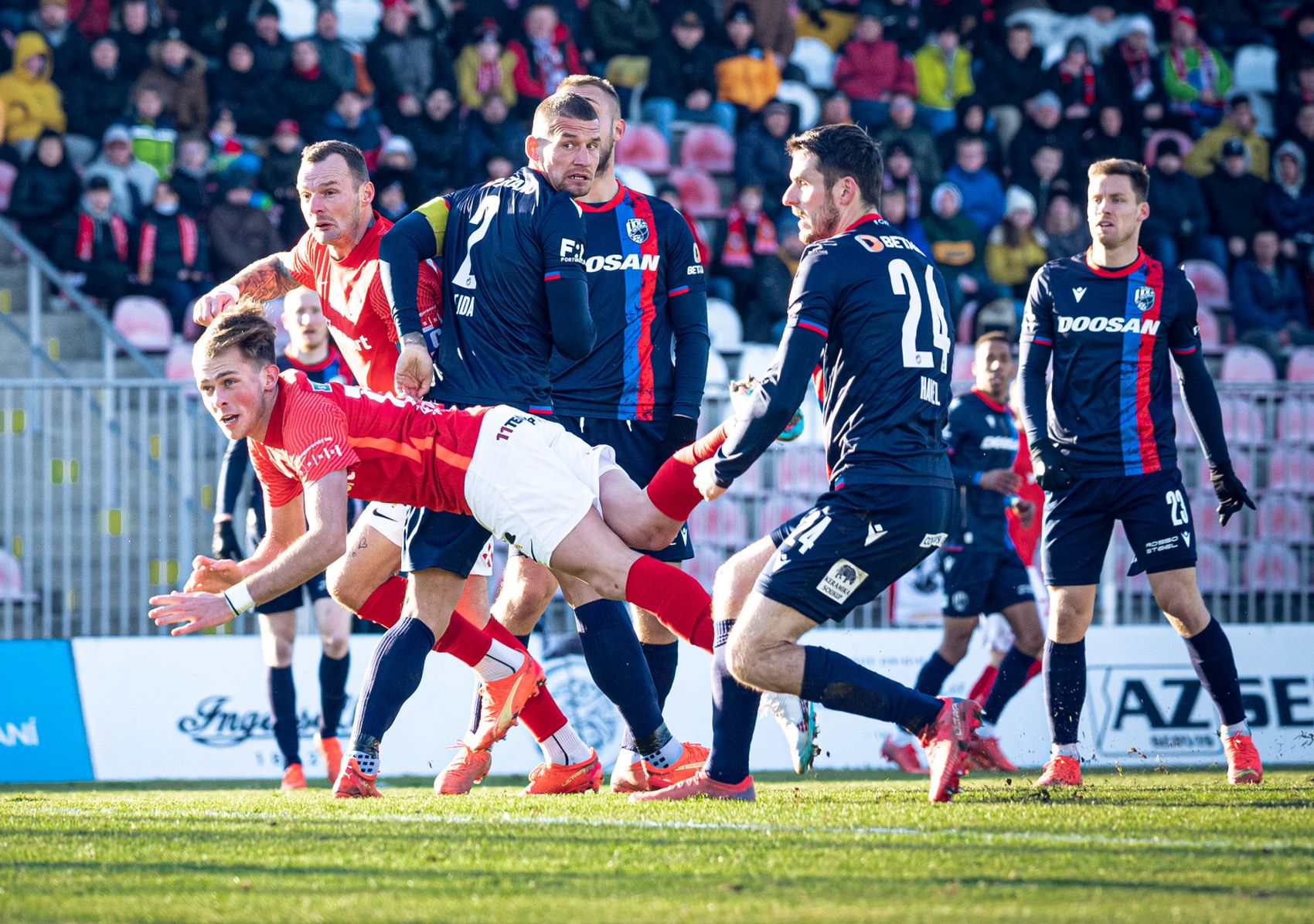 VIDEO: Dopadlo to nejh��, jak mohlo, mrzelo �ev��ka