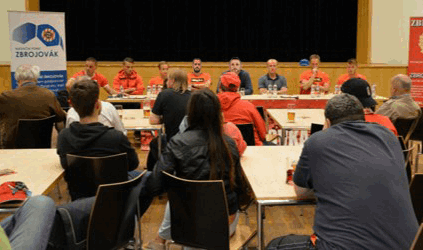 Beseda s fanou�ky a ��ky z�kladn�ch �kol